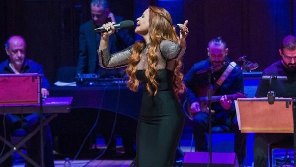 كارول سماحة تفتتح