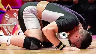 محمود حسني لاعب رفع الأثقال ينتقد حصوله على مكافأة 4500 جنيه