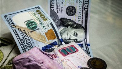 سعر الدولار اليوم الاثنين في مصر 