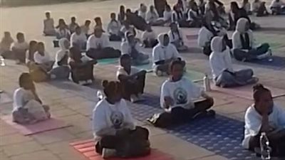 ‏التسويق باليوجا.. نوع جديد من السياحة للترويج لمعالم الأقصر السياحية|صور 