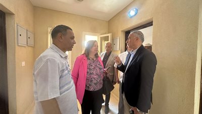 نائب رئيس هيئة المجتمعات يكلف بتوفير الخامات والمعدات المطلوبة لتنفيذ المناطق الخدمية لسكان حدائق العاصمة