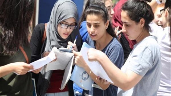 طلاب الثانوية العامة-