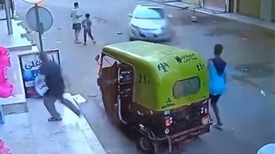 قائدها طالب.. الداخلية تكشف تفاصيل اصطدام سيارة بتوكتوك وإصابة شخصين بالبحيرة 