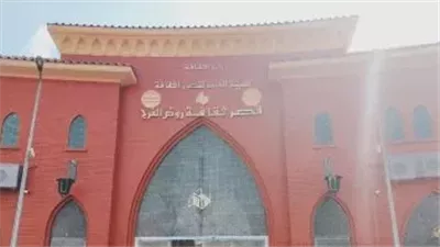 مهرجان فرق الأقاليم المسرحية يواصل فعالياته ويعرض التحول والطاحونة الحمراء.. الليلة