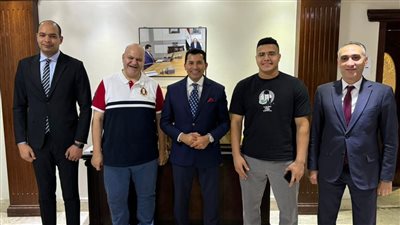 وزير الرياضة يلتقي المدير الفني لرفع الأثقال بالمشروع القومي للموهبة واللاعب محمود حسني