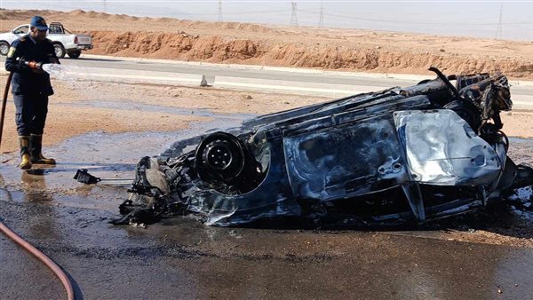 انقلاب واشتعال سيارة