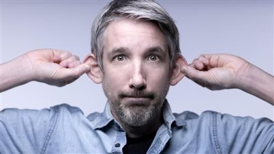 بسبب سخريته من نتنياهو.. الإذاعة الفرنسية تفصل الكوميدي غيوم موريس