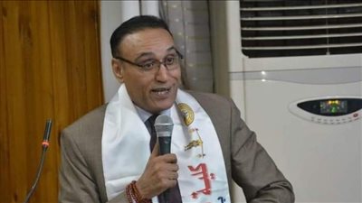 الزيارة شبه ممنوعة.. تطورات الحالة الصحية للشاعر علاء جانب 