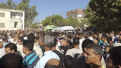 فقدنا خيرة الشباب.. أهالي دمشلي بالبحيرة يقررون إلغاء أفراحهم بسبب حادث العمالة الزراعية