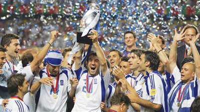 ذاكرة اليورو.. كيف خطف الإغريق لقب 2004 وسط بكاء أبناء البرتغال؟