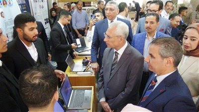 رئيس جامعة المنيا يفتتح الملتقى التوظيفي الأول للخريجين بكلية الحاسبات والمعلومات