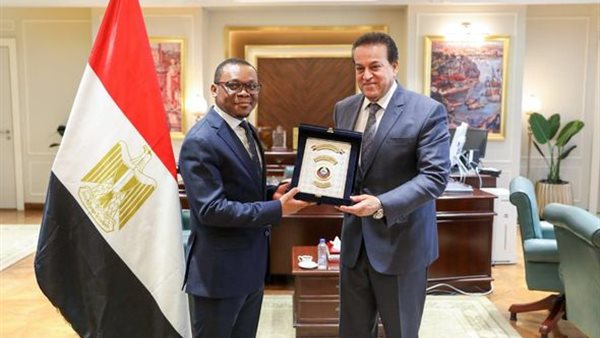 وزير الصحة والسكان