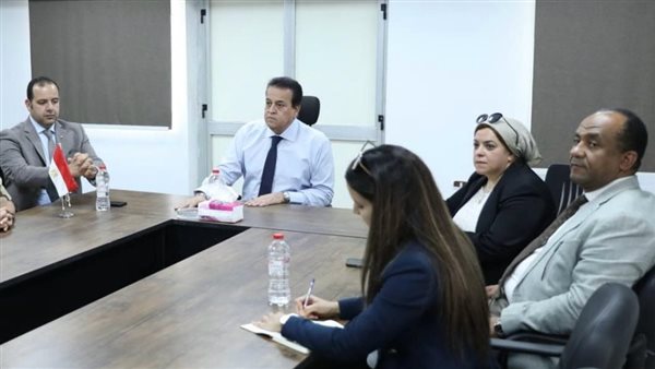 وزير الصحة خلال تفقده