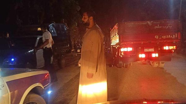 حريق في سيارة ومجموعة