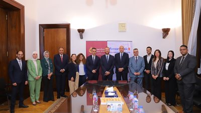 لخدمة عملاء قطاع المشروعات الصغيرة والمتوسطة.. بروتوكول تعاون بين بنك مصر وأمان ليك لوساطة التأمين