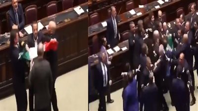 مشاجرة في البرلمان الإيطالي بسبب علم الدولة