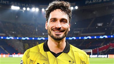 بعقد حتى 2026.. برايتون يقترب من ضم الألماني المخضرم هوملز