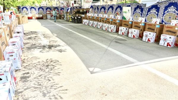 محافظ المنوفية يسلم