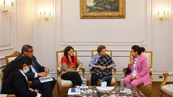 أثناء اللقاء