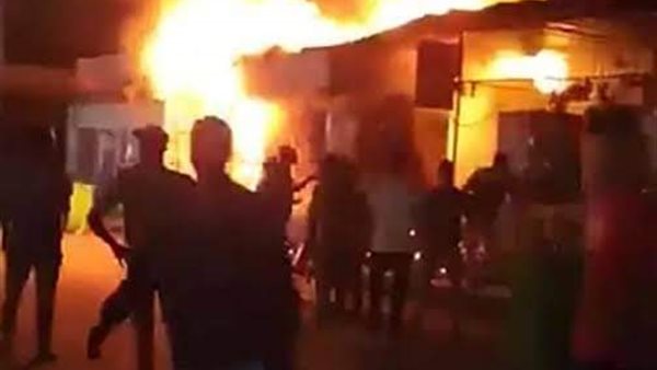 جانب من الحريق 