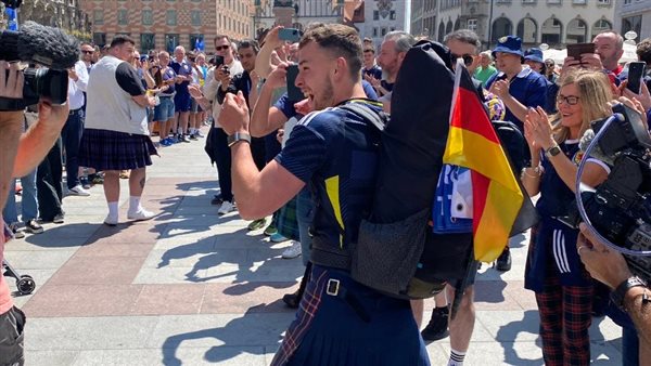 استقبال مشجع أسكتنلندي