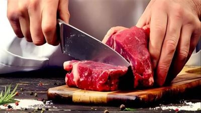 أول ضحايا لحمة العيد.. مصرع جزار خلال عمله في مجزر بالشيخ زايد