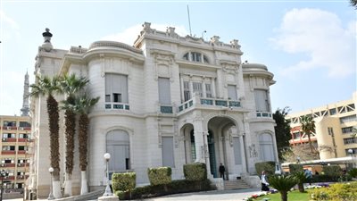 جامعة عين شمس تعلن عن وظائف معيدين بكليتي الحاسبات والآثار