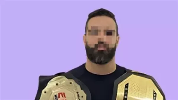 مدرب الكيك بوكسينج