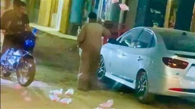 أبو رحمة.. من هو بائع غزل البنات الذي أبكى رواد مواقع التواصل الاجتماعي؟| صور