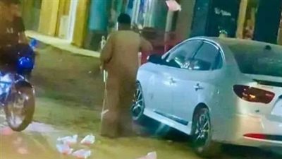 بعد ما رمى بضاعته.. فريق التدخل السريع بالتضامن يدعم بائع غزل البنات بسوهاج| بث مباشر