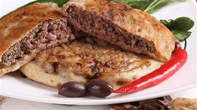 طريقة عمل الحواوشي بالعجين بخطوات سهلة.. مش هتاخد وقت