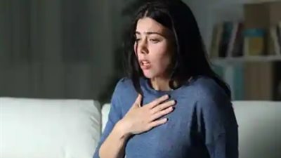 تنفس ببطء وتواصل مع الآخرين.. طرق علاج الذعر في يومه العالمي