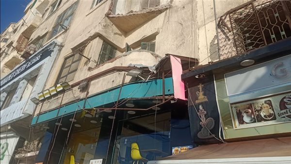 انهيار شرفة عقار