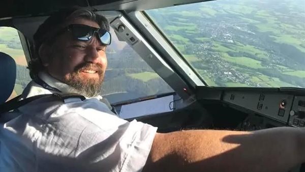 وفاة الطيار المصري