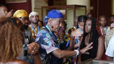 معهم مرشد مصري.. ننشر تفاصيل زيارة الأفروسنتريك لـ المتحف المصري بالتحرير