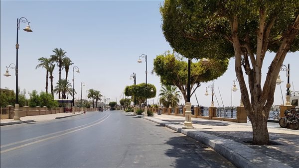 الكورنيش فاضي بثالث