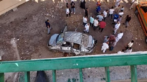 سقوط سيارة من أعلى