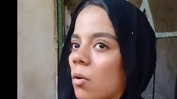 صديقة مشجعة النادي