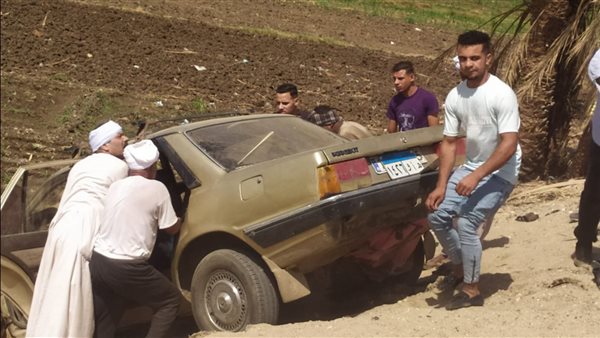 تصادم سيارتين بأسيوط