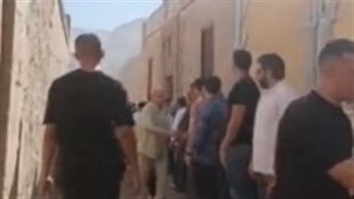 المئات يشاركون في تشييع جثمان الشاب المتوفى بشكل مفاجئ بالمنيا| بث مباشر 