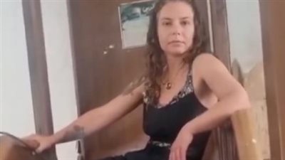 سائحة أجنبية تقتحم مسجدا في حيفا.. والشرطة الإسرائيلية تخرجها بالقوة