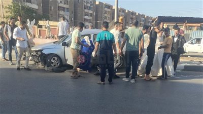 كانوا بيخمسوا في الزفة.. نجاة عروسين من الموت في حادث تصادم سيارة بعمود إنارة بالغربية 