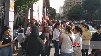 بدء توافد طلاب الثانوية العامة 2024 على اللجان لأداء امتحان اللغة العربية 