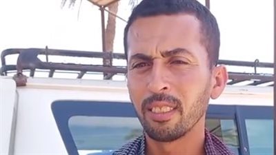 العثور على جثة صغير مذبوحًا بأسيوط.. ووالده: عاوز حق ابني | بث مباشر