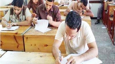 تفاصيل ضبط طالبين بالثانوية استخدما سماعة أذن للغش بامتحان اللغة العربية | بث مباشر 