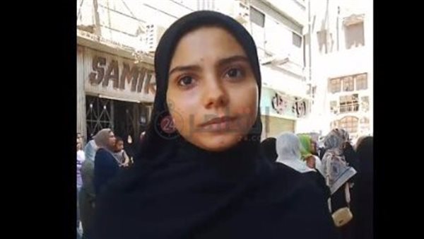 طالبة بالثانوية العامة