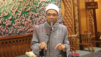 زوج دعاء فاروق يبكي في عزاء والدته.. والشيخ محمد أبو بكر يدعو لها بالرحمة |فيديو 