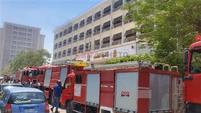إصابة فرد من الحماية المدنية في حريق كلية الطب بجامعة أسيوط