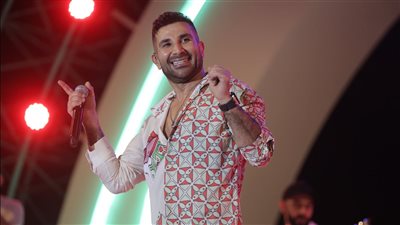 بعد طلاقه علياء بسيوني.. أحمد سعد يعيش قصة حب مع خبيرة تجميل شهيرة | بث مباشر