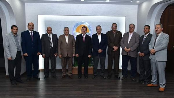 جانب من زيارة جامعة